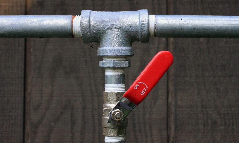 How to Use Self Fusing Tape in the Plumbing Industry